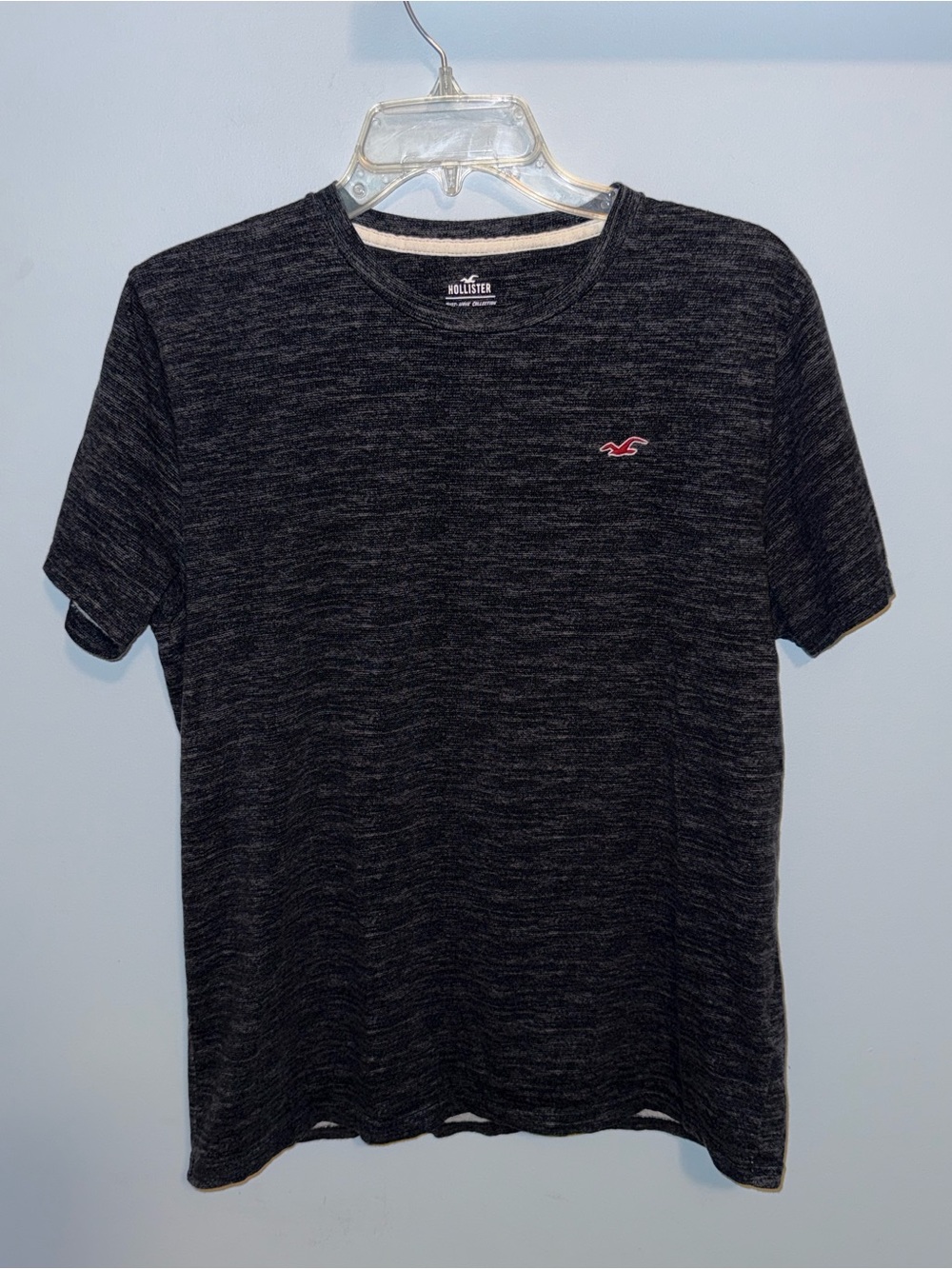 Men’s Hollister Must-Have Collection Dark Gray Short Sleeve T-Shirt (Size L)